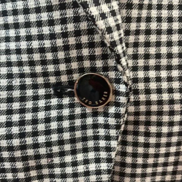 Tahari blazer - Picture 5 of 8